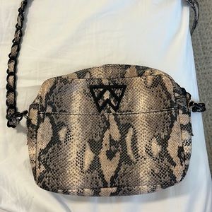 Kelly Wynne crossbody
